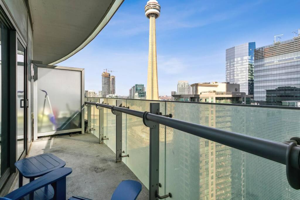 Luxury Condo - Steps To Everything - Balcony View Toronto Esterno foto